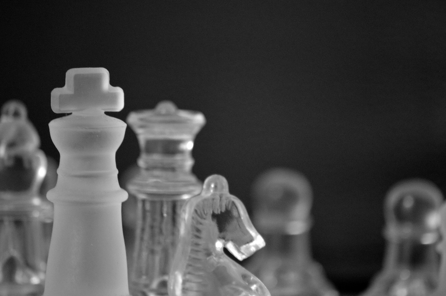 Black and white board white game play glass | Quelle: pxhere.com